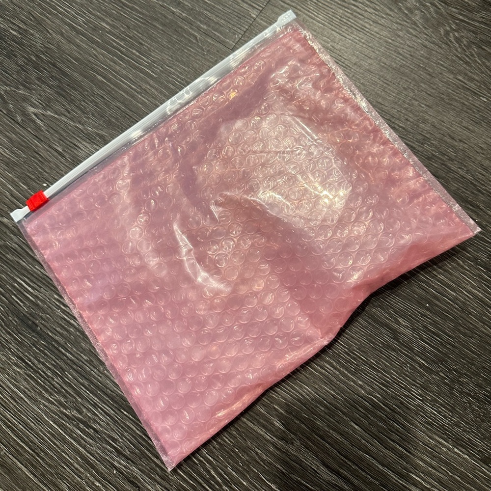 Nwt signature glossier pink pouch/bag. Offers welcome!!